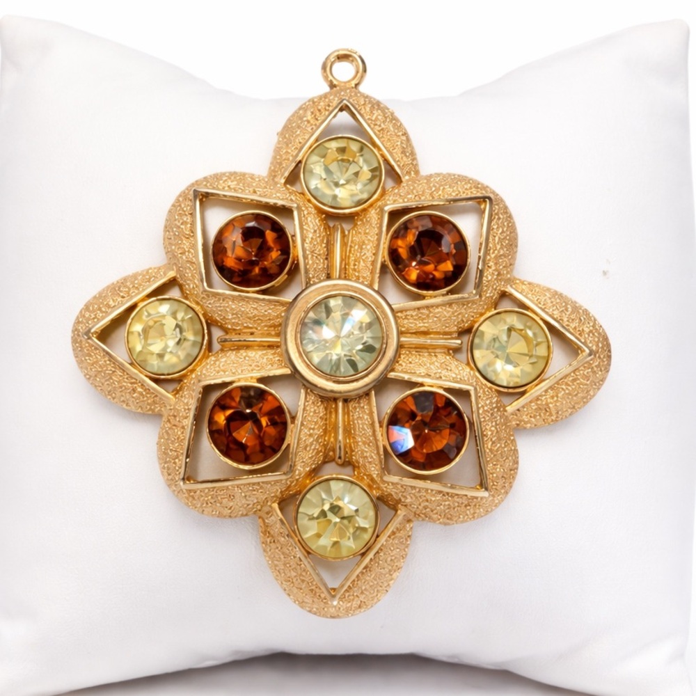 Sarah Coventry gold and gem pendant